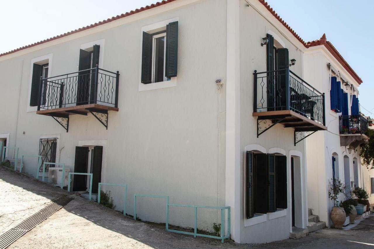 Villa @ Poros Poros Town Buitenkant foto